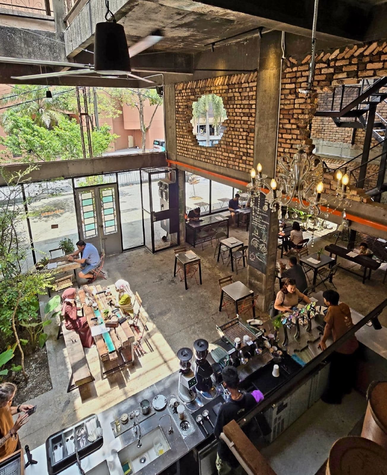Liku-Likoo, Bukit Bintang